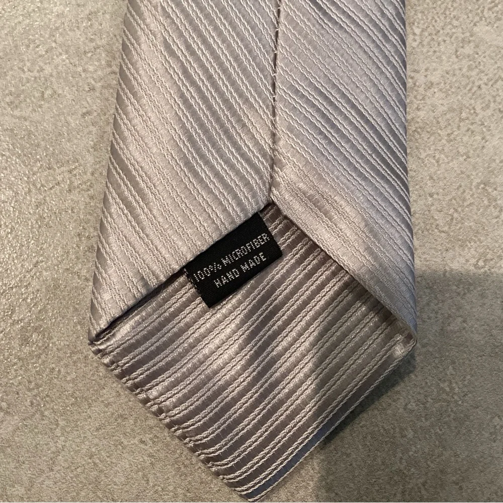Elegant Gray Necktie